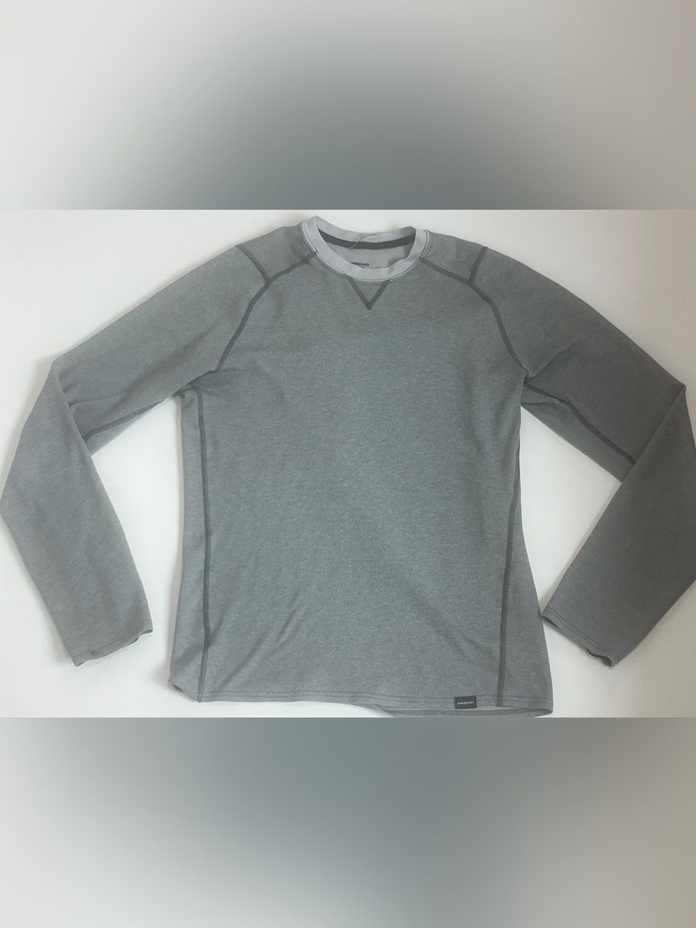 Patagonia Mens Long Sleeve gray tee in medium